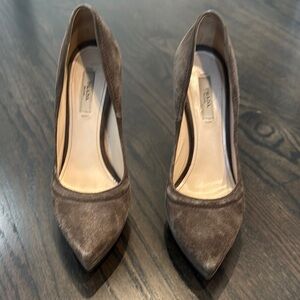Prada Elegant Brown Suede Women's Pumps